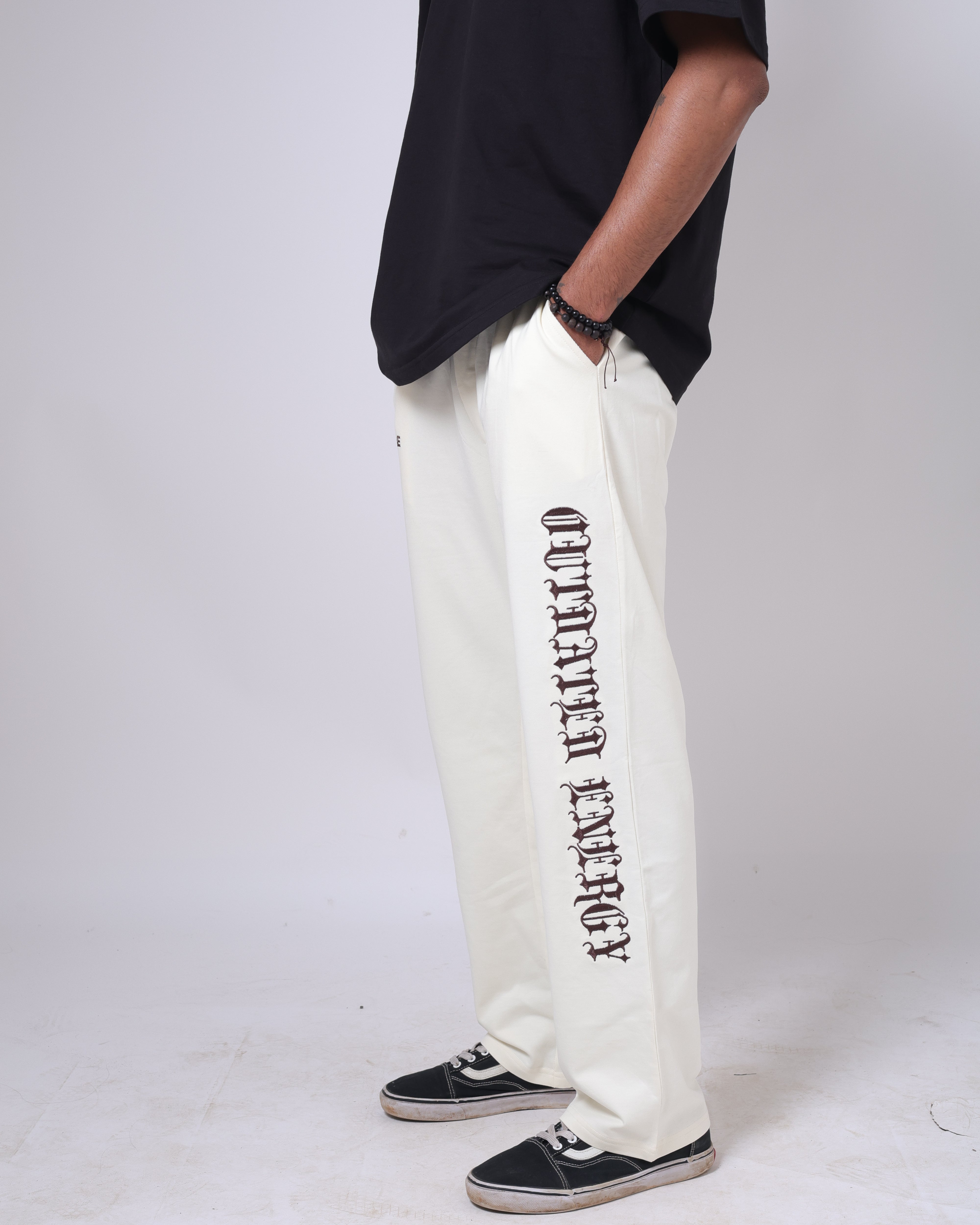 OUTDATED ENERGY SWEATS (Off White)