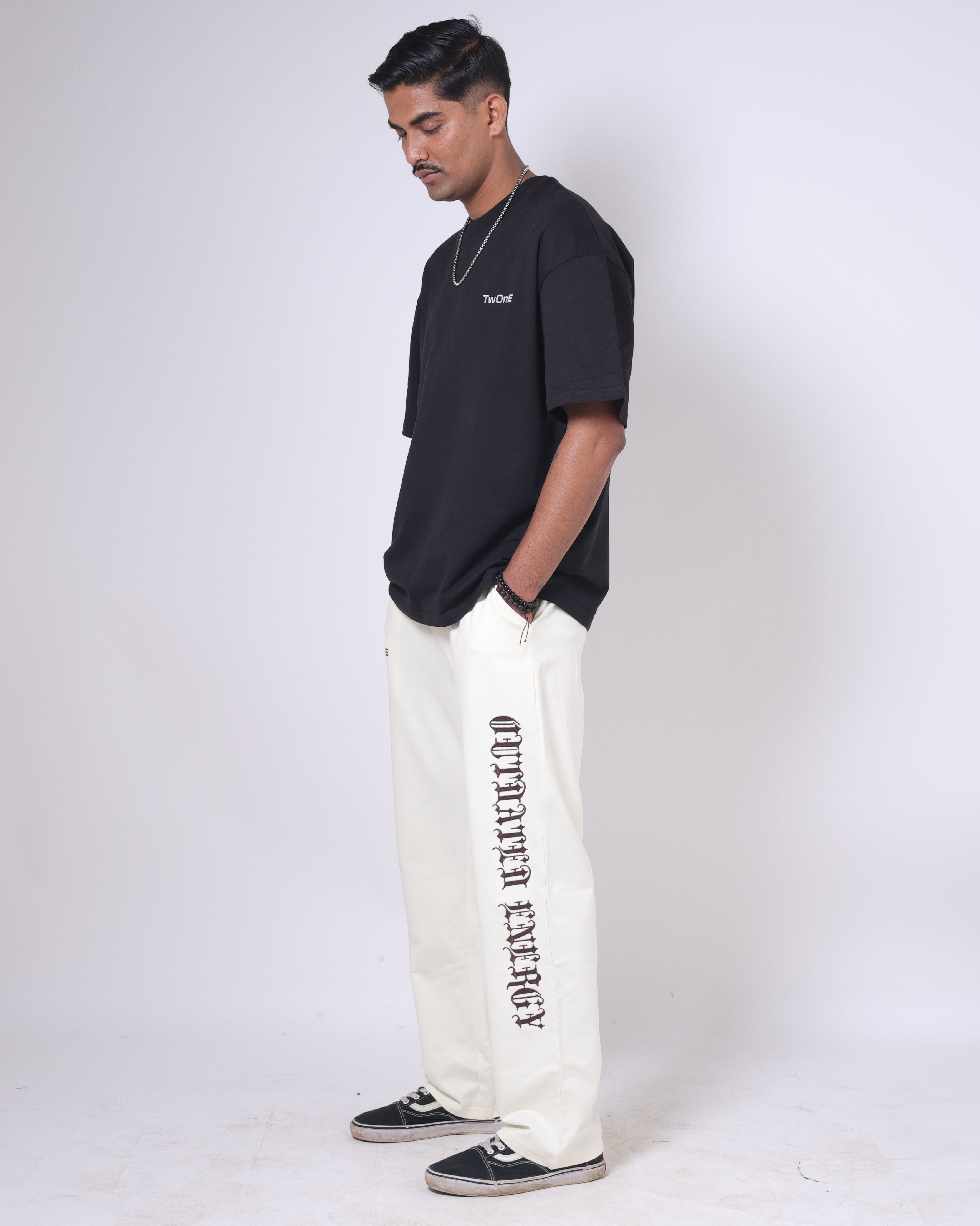 OUTDATED ENERGY SWEATS (Off White)